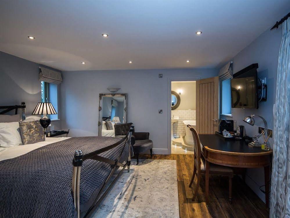Hotel Eagle Mill Huntingdon Esterno foto